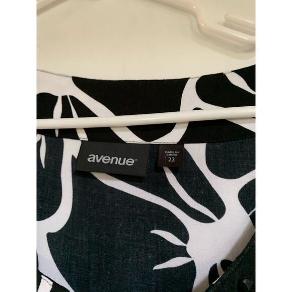 Avenue Floral Beaded Plus Size 22 Black White Midi Short Sleeve Womens Dress - Picture 3 of 6